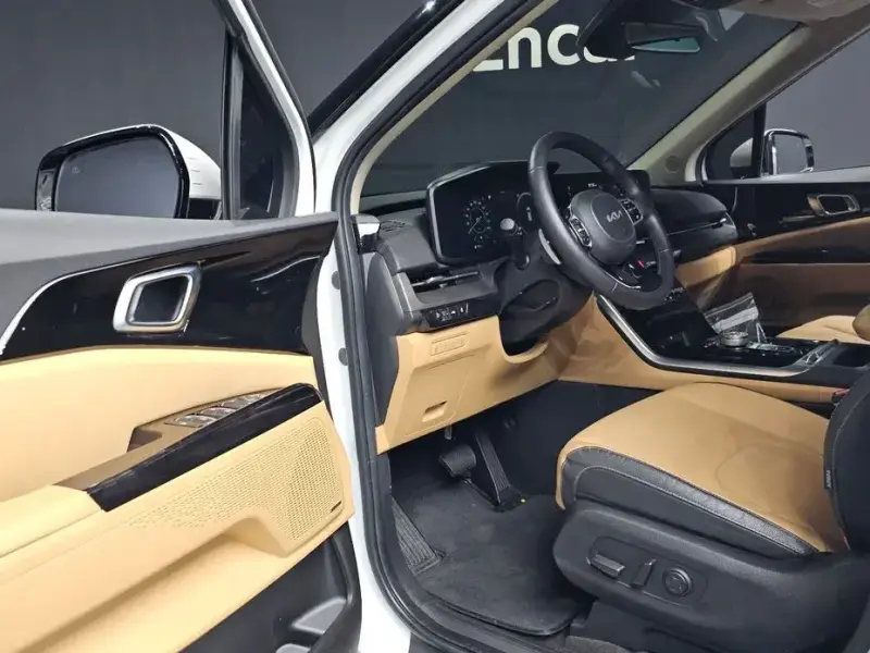 2023 Kia Carnival с пробегом 44 995 км