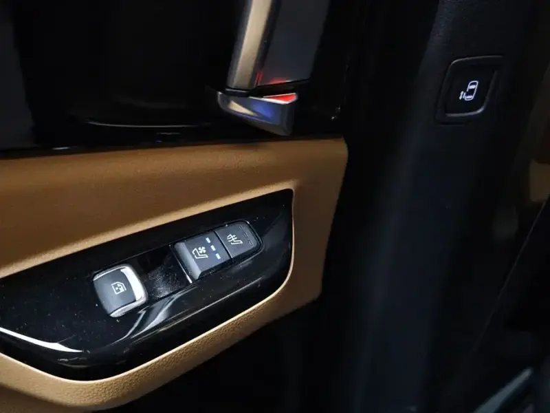2023 Kia Carnival с пробегом 44 995 км