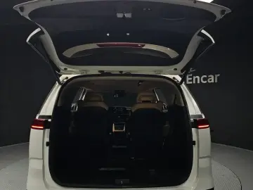 2023 Kia Carnival с пробегом 44 995 км
