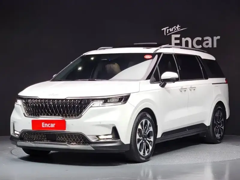 2023 Kia Carnival с пробегом 35 499 км