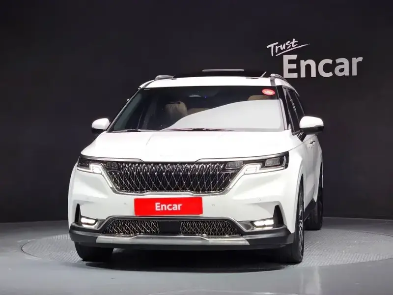 2023 Kia Carnival с пробегом 35 499 км