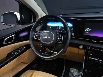 2023 Kia Carnival с пробегом 35 499 км