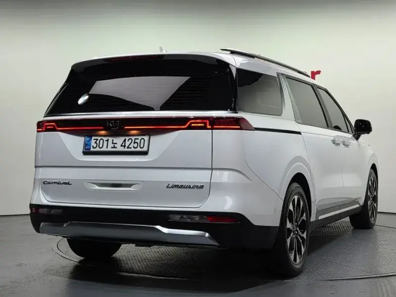 2021 Kia Carnival с пробегом 42 000 км