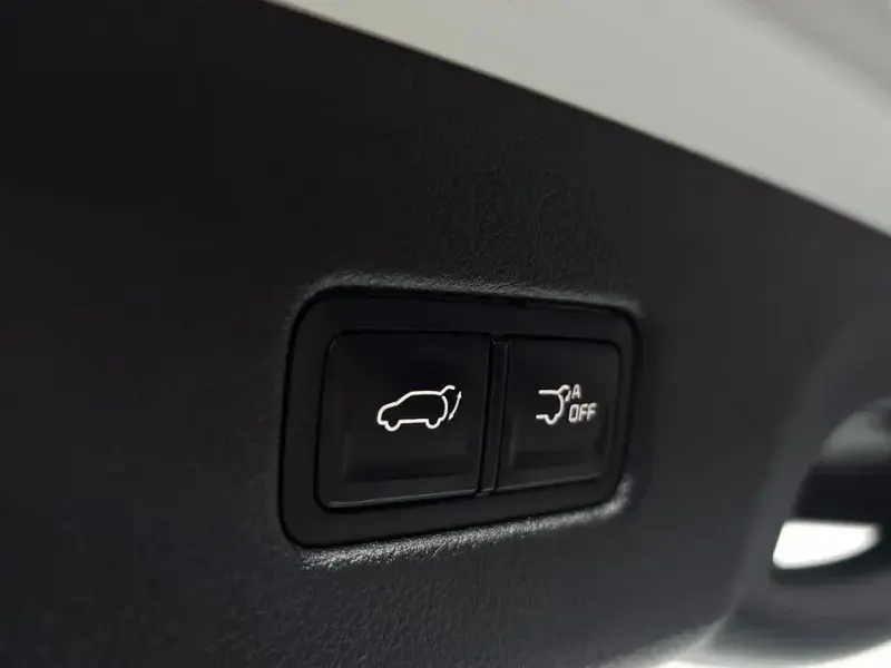 2023 Kia Carnival с пробегом 35 499 км