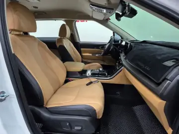 2021 Kia Carnival с пробегом 42 000 км