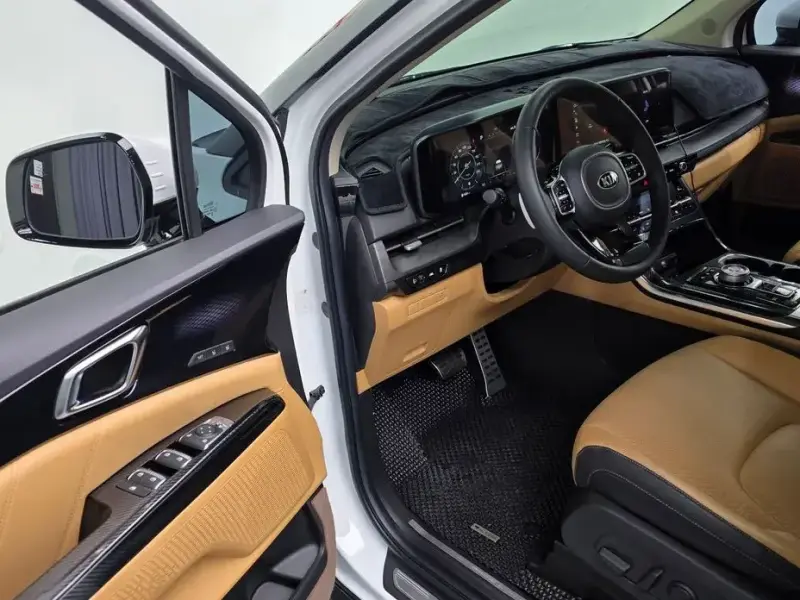 2021 Kia Carnival с пробегом 42 000 км