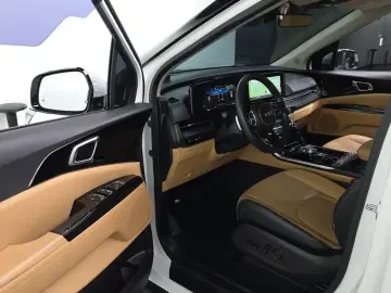 2021 Kia Carnival с пробегом 75 718 км