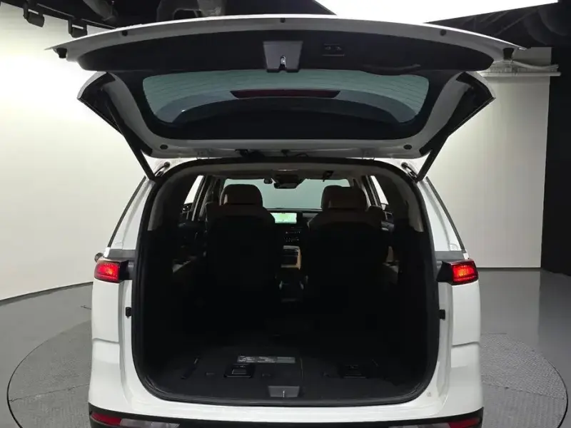 2021 Kia Carnival с пробегом 75 718 км