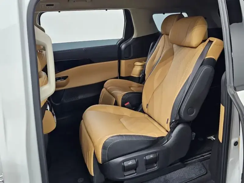 2023 Kia Carnival с пробегом 67 056 км