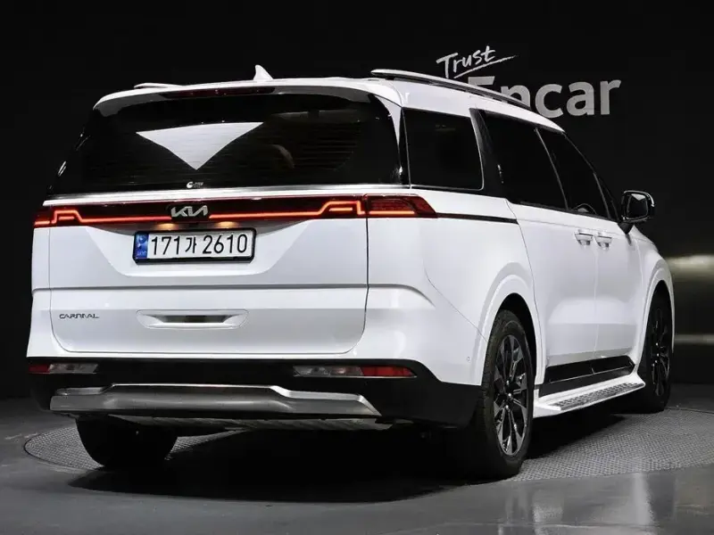 2023 Kia Carnival с пробегом 38 878 км
