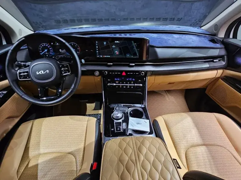 2023 Kia Carnival с пробегом 38 878 км