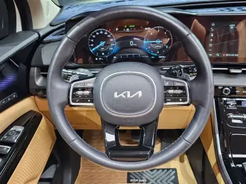 2023 Kia Carnival с пробегом 38 878 км