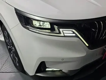2023 Kia Carnival с пробегом 38 878 км