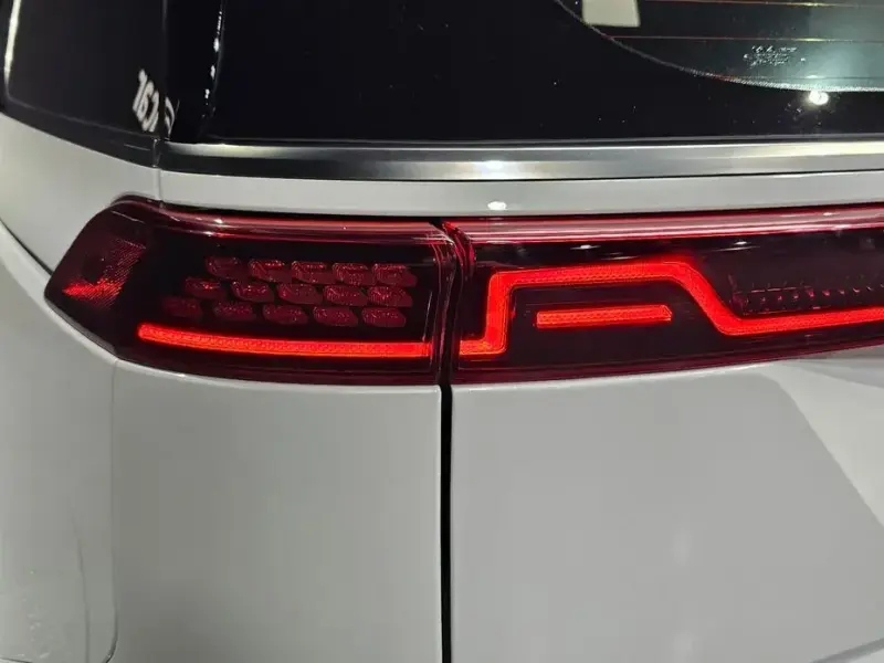 2023 Kia Carnival с пробегом 38 878 км