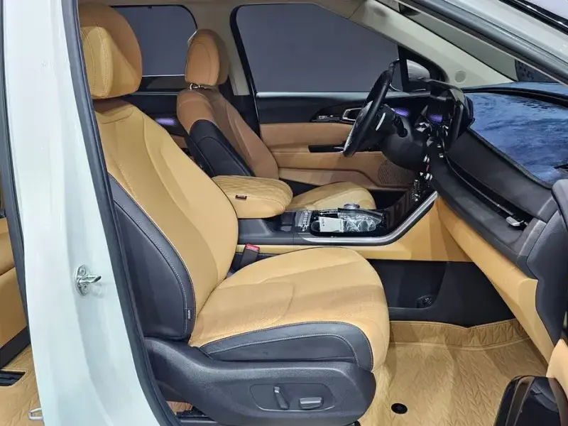 2023 Kia Carnival с пробегом 38 878 км