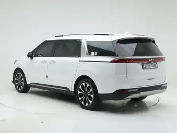 2022 Kia Carnival с пробегом 30 305 км