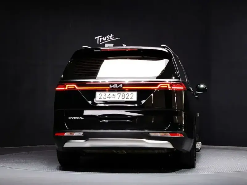 2022 Kia Carnival с пробегом 53 118 км