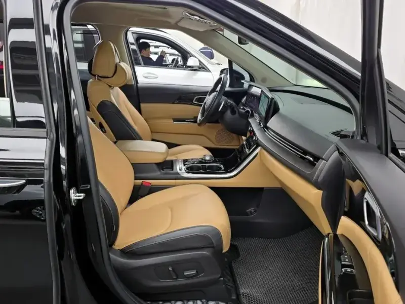 2022 Kia Carnival с пробегом 53 118 км