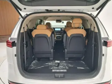 2022 Kia Carnival с пробегом 30 305 км