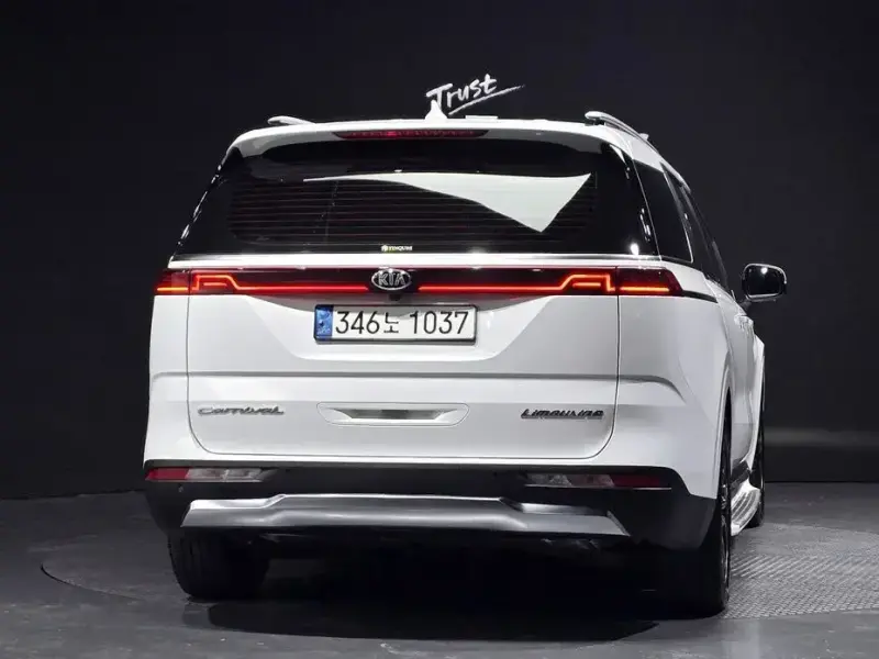 2021 Kia Carnival с пробегом 121 857 км