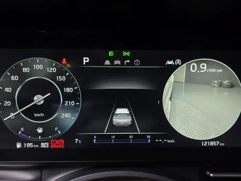 2021 Kia Carnival с пробегом 121 857 км