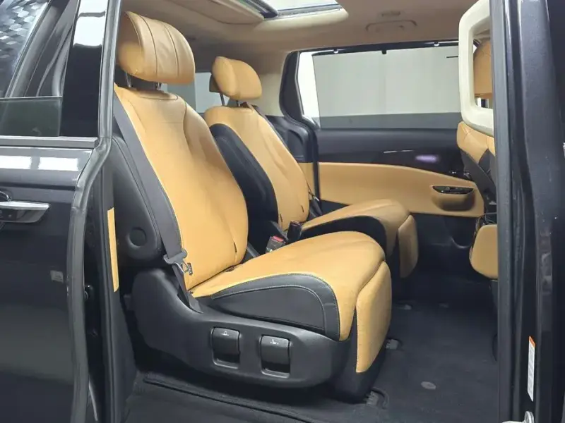 2021 Kia Carnival с пробегом 73 885 км