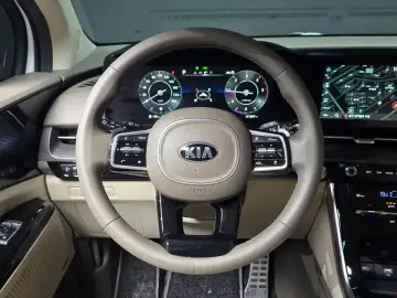 2021 Kia Carnival с пробегом 121 857 км