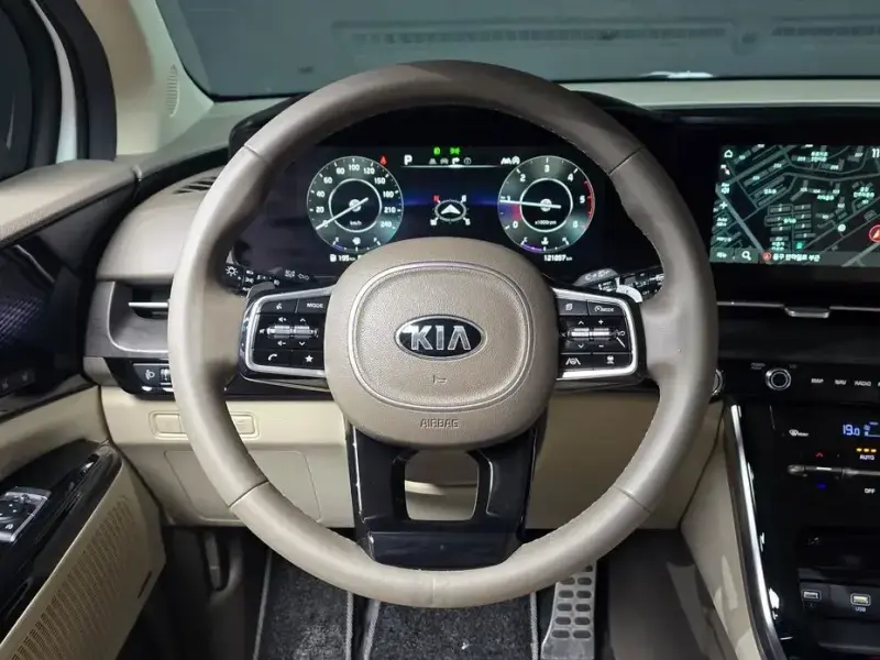 2021 Kia Carnival с пробегом 121 857 км