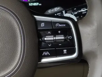 2021 Kia Carnival с пробегом 121 857 км