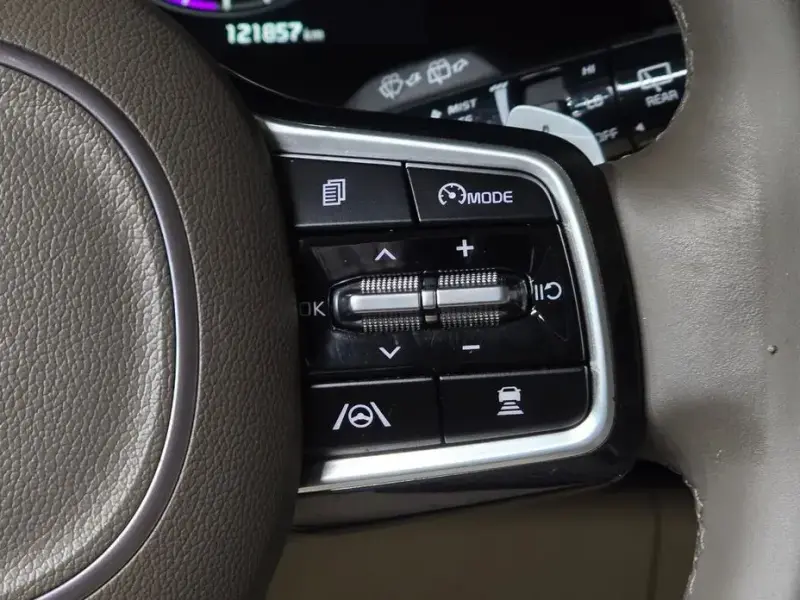 2021 Kia Carnival с пробегом 121 857 км