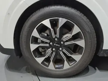 2023 Kia Carnival с пробегом 52 145 км