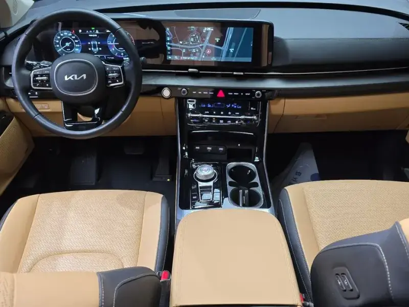 2023 Kia Carnival с пробегом 52 145 км