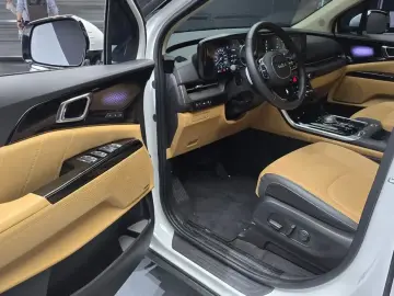 2023 Kia Carnival с пробегом 52 145 км