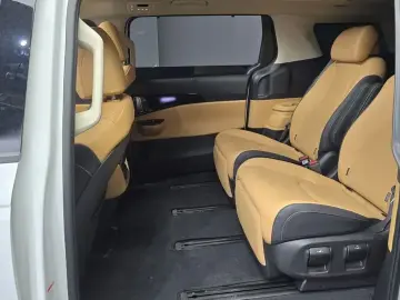 2023 Kia Carnival с пробегом 52 145 км