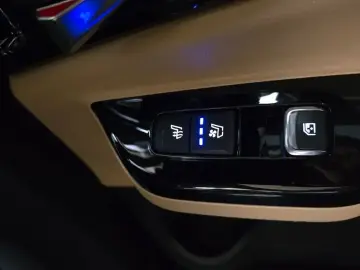 2023 Kia Carnival с пробегом 52 145 км