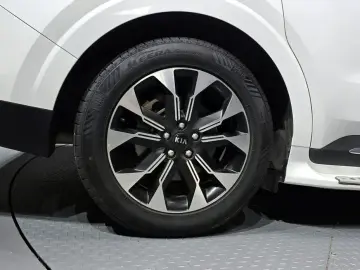 2021 Kia Carnival с пробегом 70 285 км