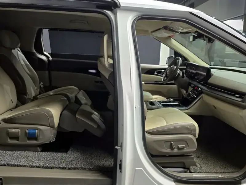 2021 Kia Carnival с пробегом 70 285 км