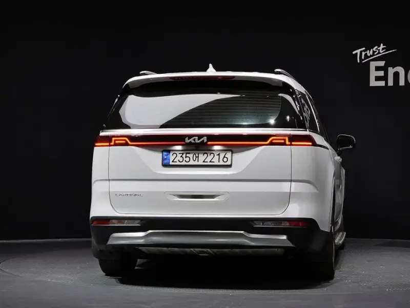 2022 Kia Carnival с пробегом 57 496 км