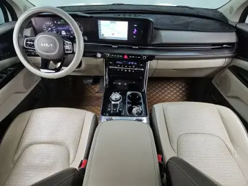 2022 Kia Carnival с пробегом 57 496 км