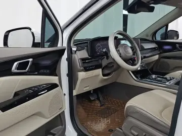 2022 Kia Carnival с пробегом 57 496 км