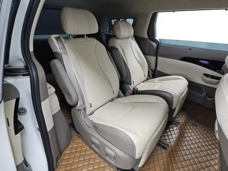 2022 Kia Carnival с пробегом 57 496 км