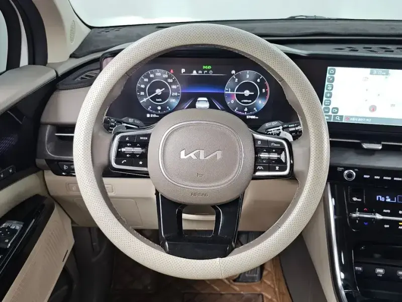 2022 Kia Carnival с пробегом 57 496 км