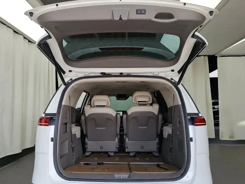 2022 Kia Carnival с пробегом 57 496 км