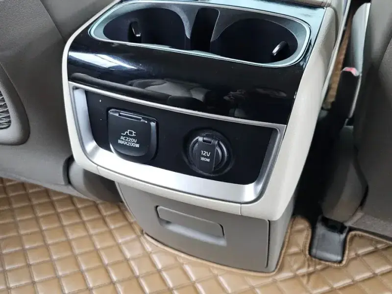 2022 Kia Carnival с пробегом 57 496 км