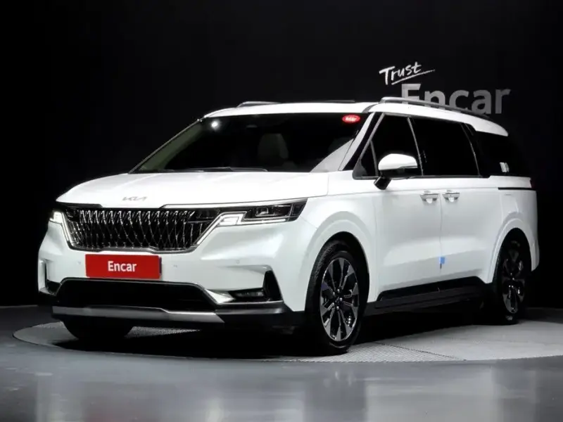 2023 Kia Carnival с пробегом 39 936 км