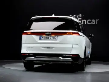 2023 Kia Carnival с пробегом 39 936 км