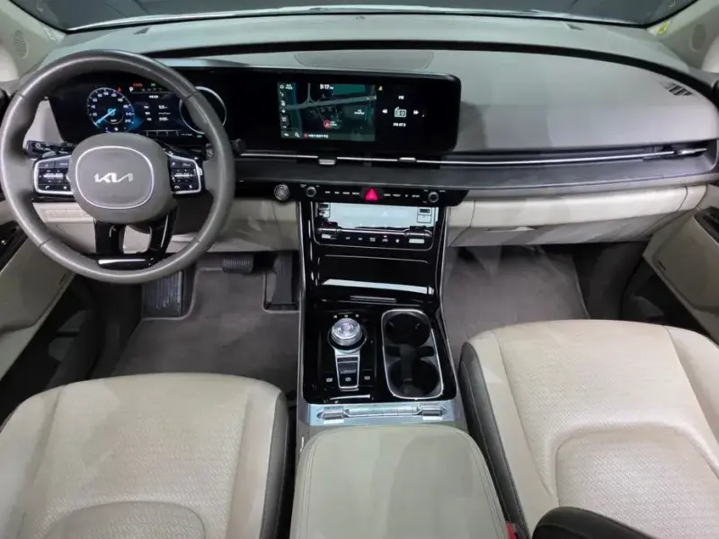 2023 Kia Carnival с пробегом 39 936 км