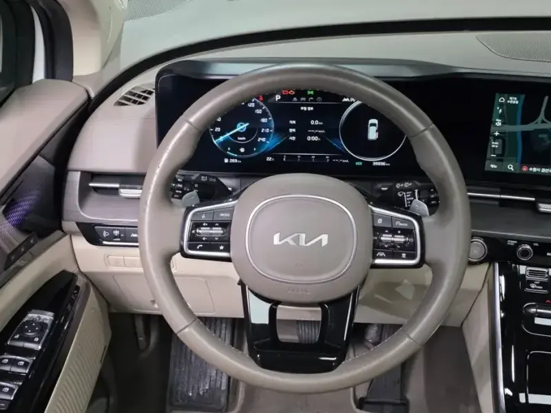 2023 Kia Carnival с пробегом 39 936 км
