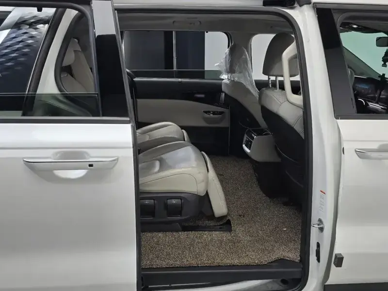 2021 Kia Carnival с пробегом 128 238 км