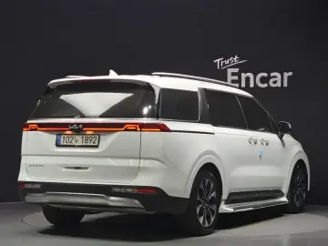 2022 Kia Carnival с пробегом 77 238 км